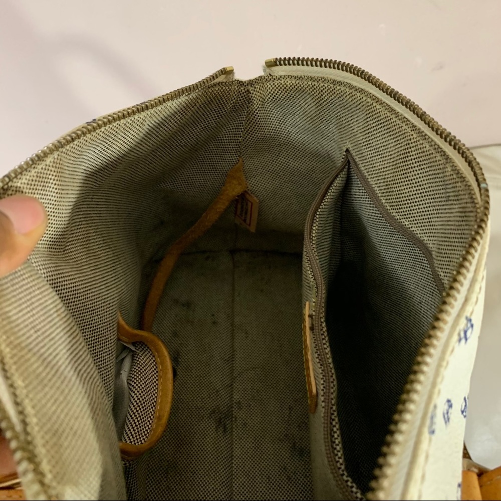 Dooney & Bourke White Leather Domed Satchel Bag - Picture 14 of 15